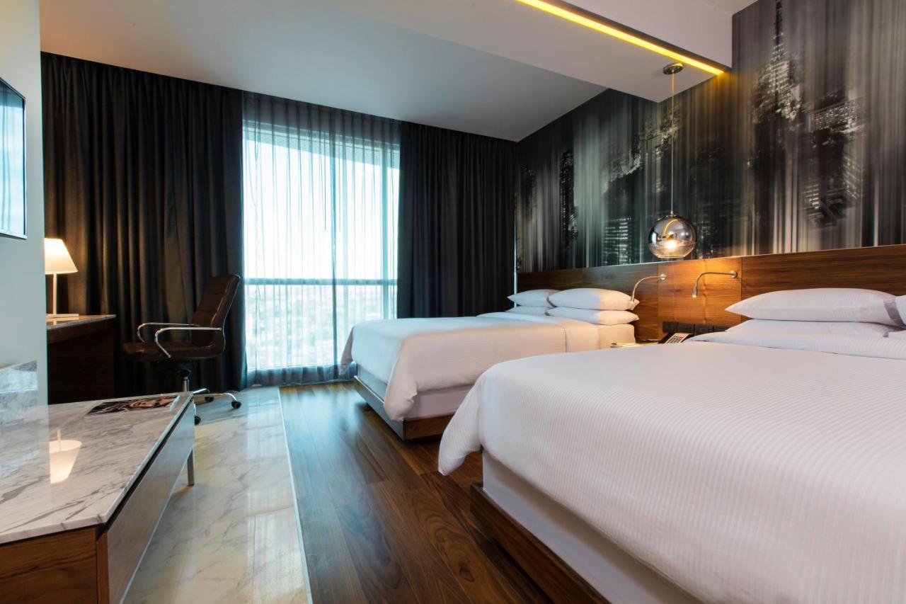 Hotel Krystal Urban Guadalajara Zewnętrze zdjęcie