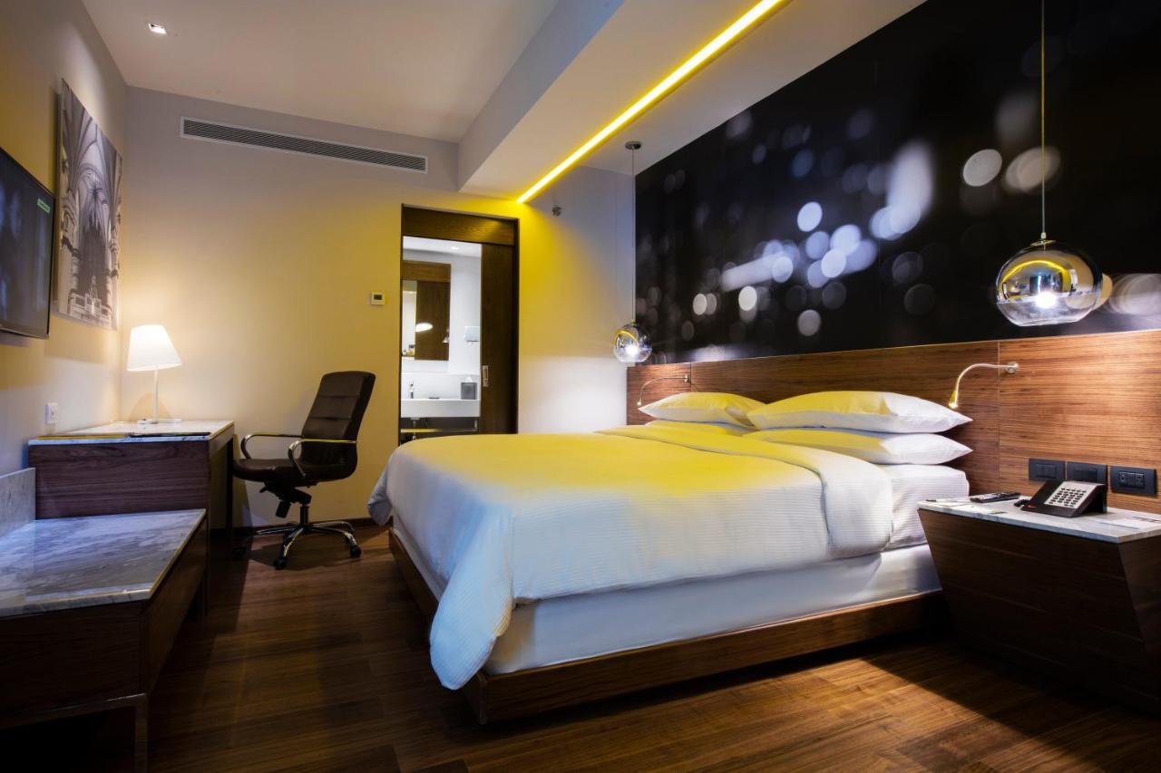 Hotel Krystal Urban Guadalajara Zewnętrze zdjęcie